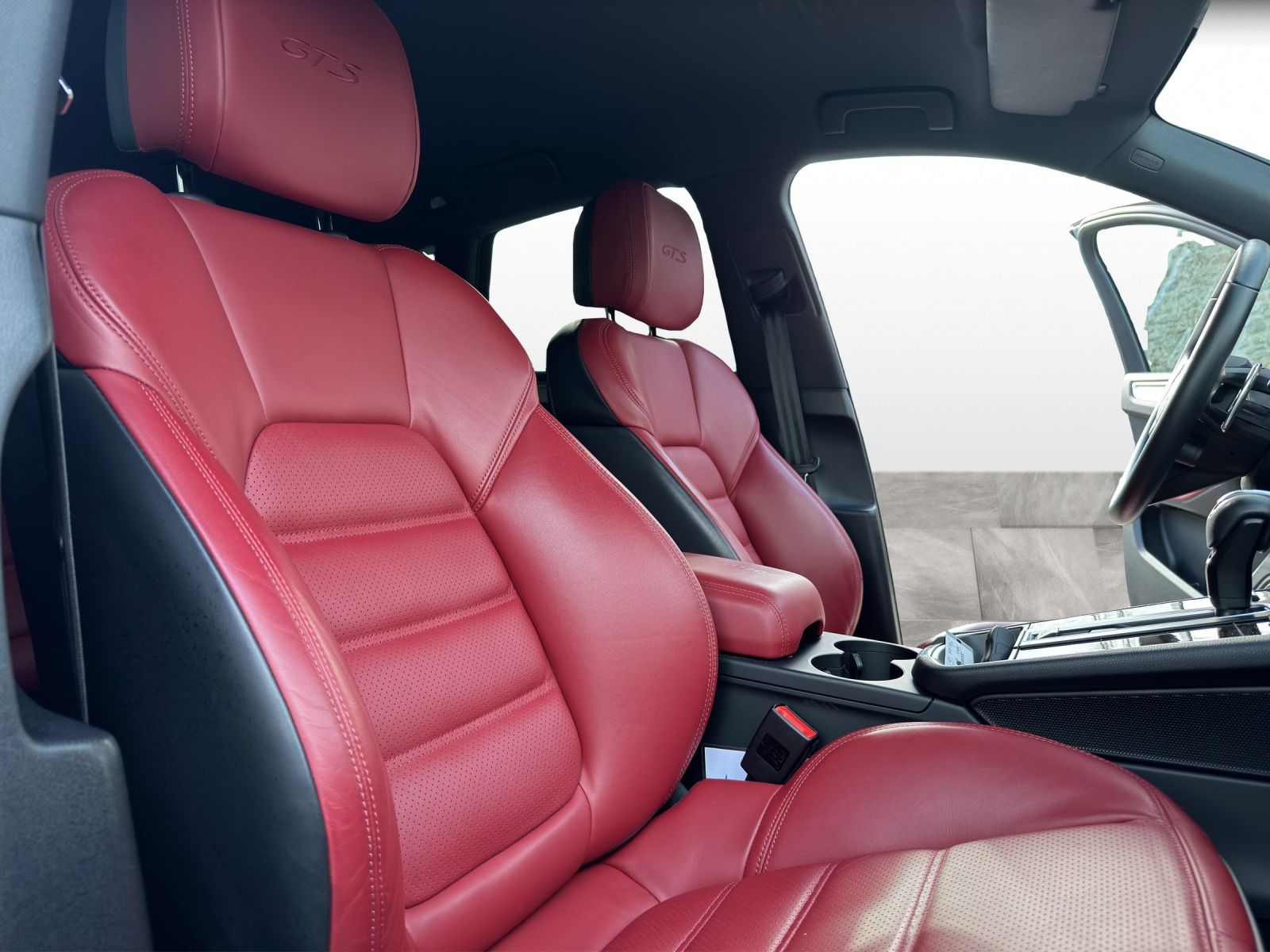PORSCHE Macan GTS PDK-image-12