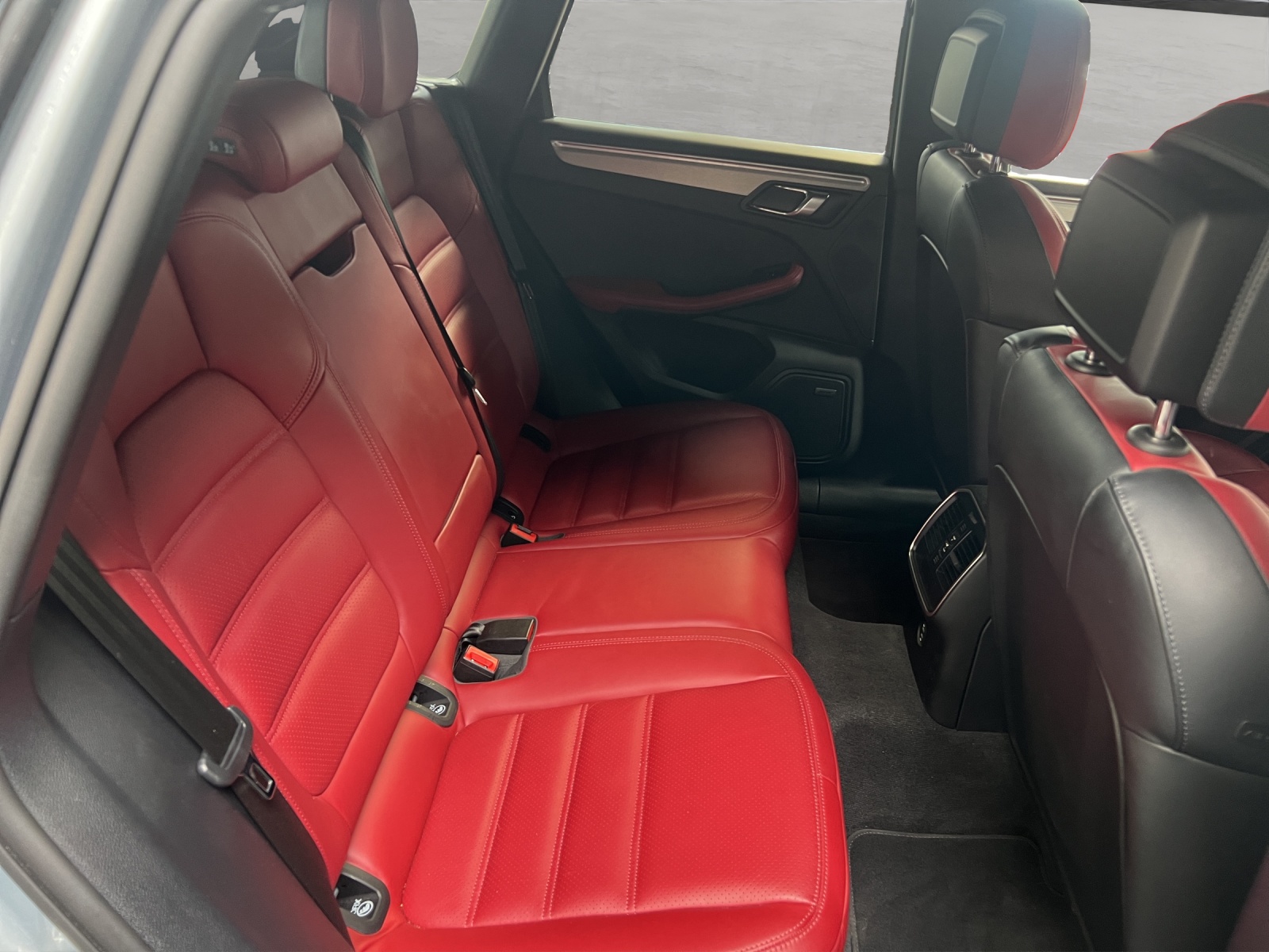 PORSCHE Macan GTS PDK-image-13