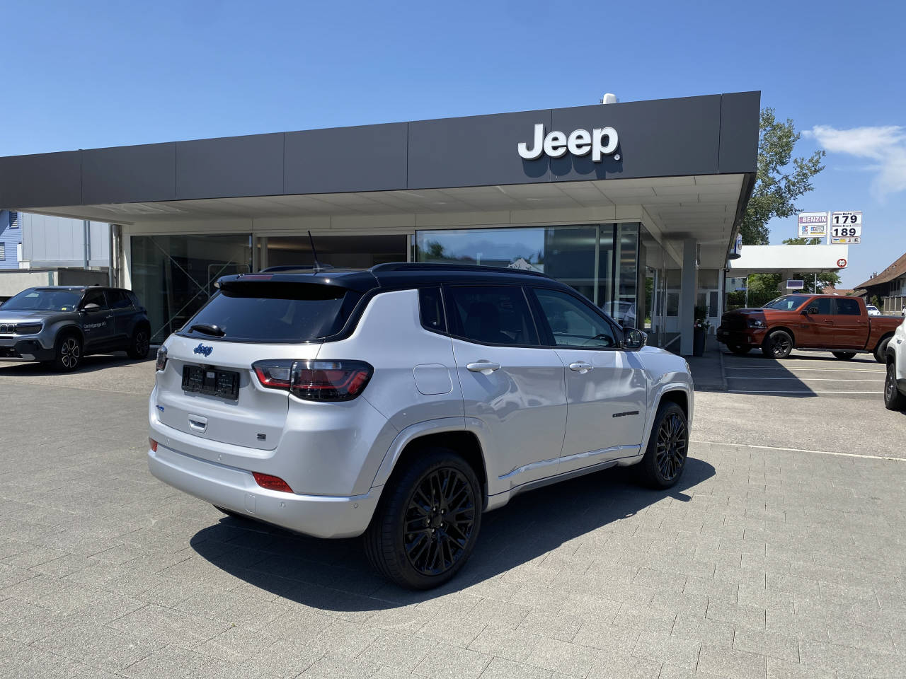 JEEP Compass 1.3 S Plus Sky 4xe-image-1