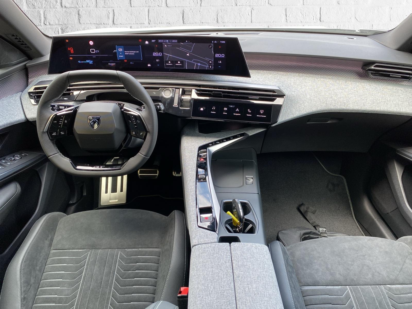 PEUGEOT 3008 e-GT-image-11