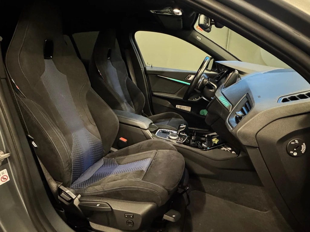BMW M135i xDrive Steptronic-image-8