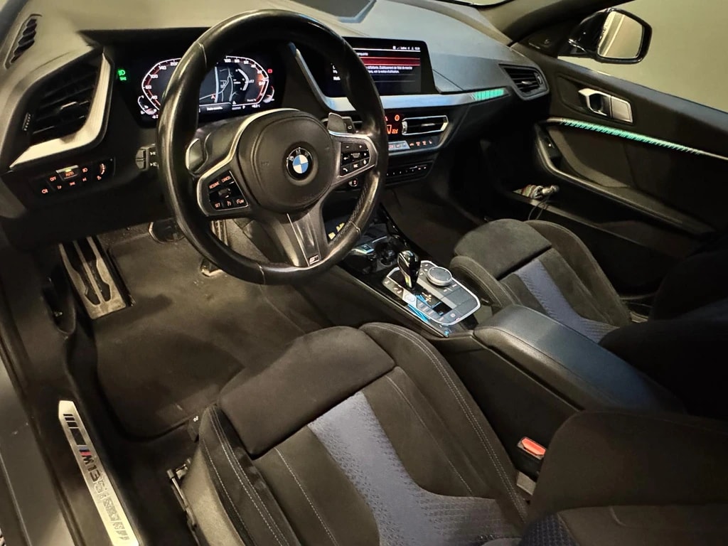 BMW M135i xDrive Steptronic-image-6