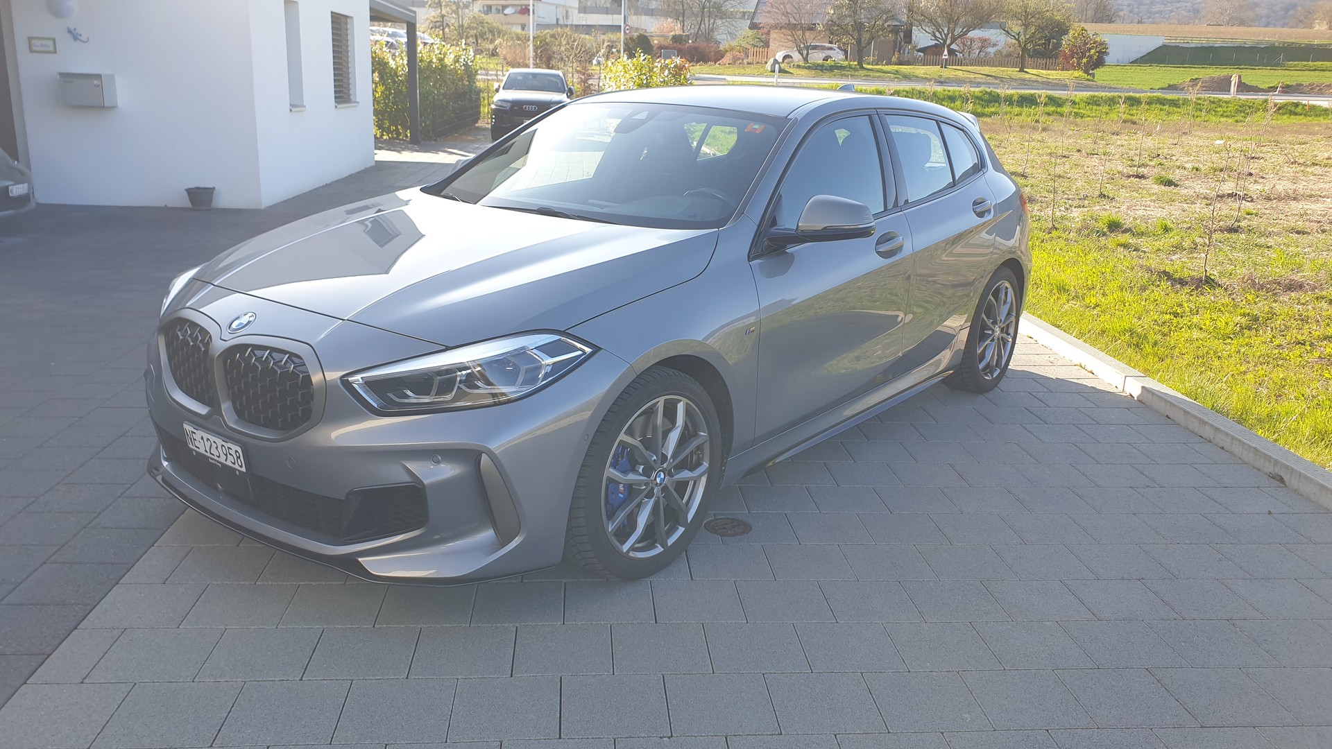 BMW M135i xDrive Steptronic-image-4