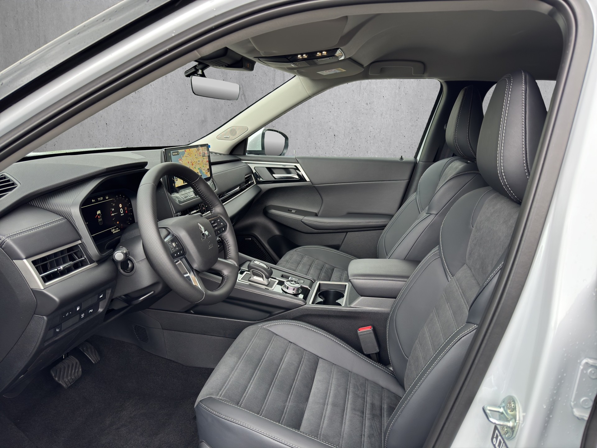 MITSUBISHI OUTLANDER 2.4 PHEV Intense 4x4-image-6