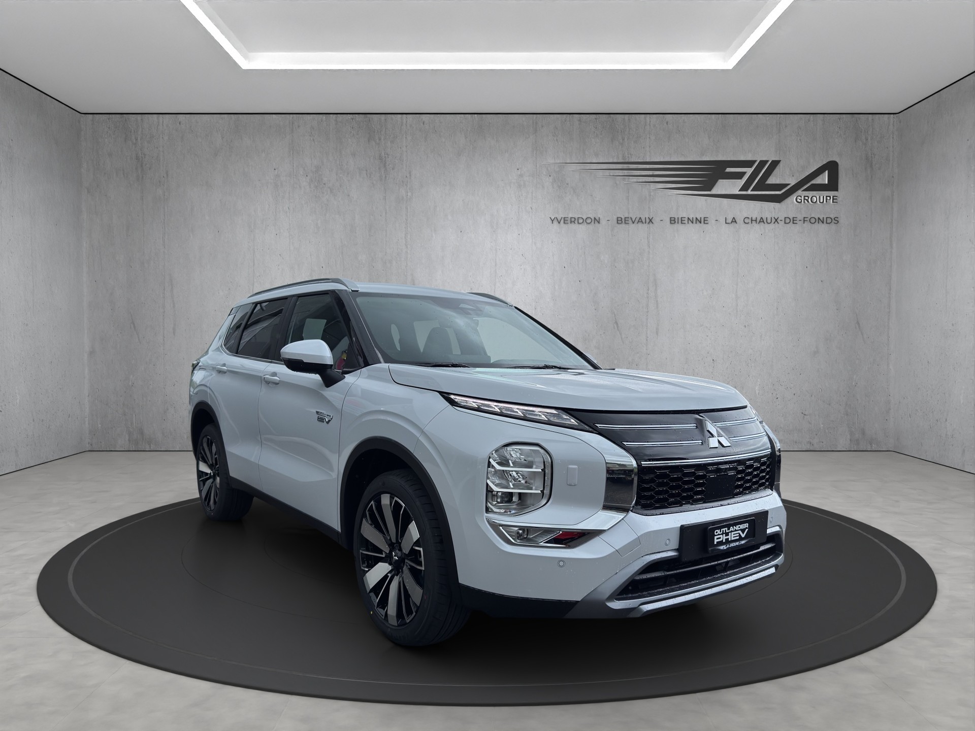 MITSUBISHI OUTLANDER 2.4 PHEV Intense 4x4-image-5