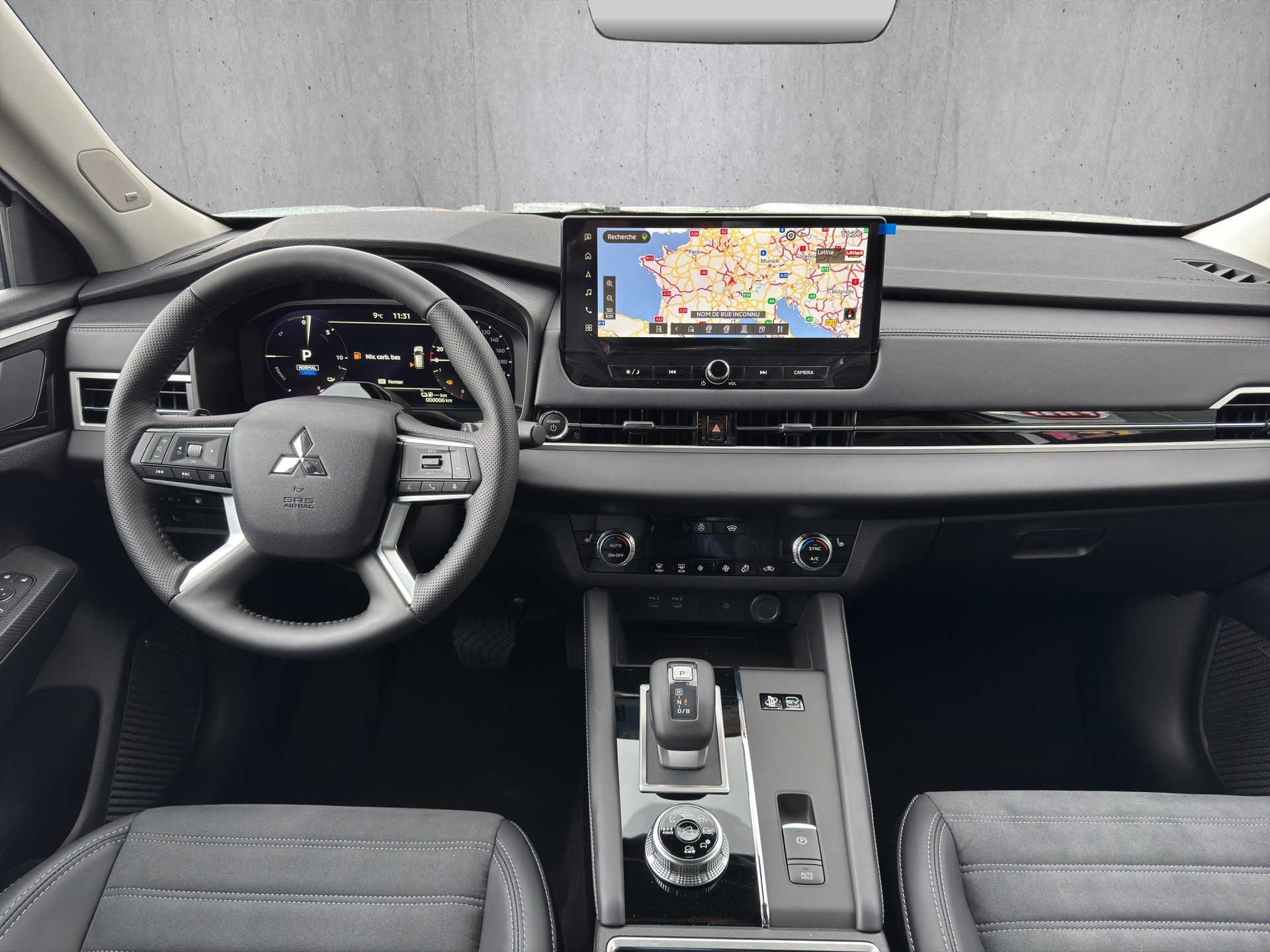 MITSUBISHI OUTLANDER 2.4 PHEV Intense 4x4-image-8