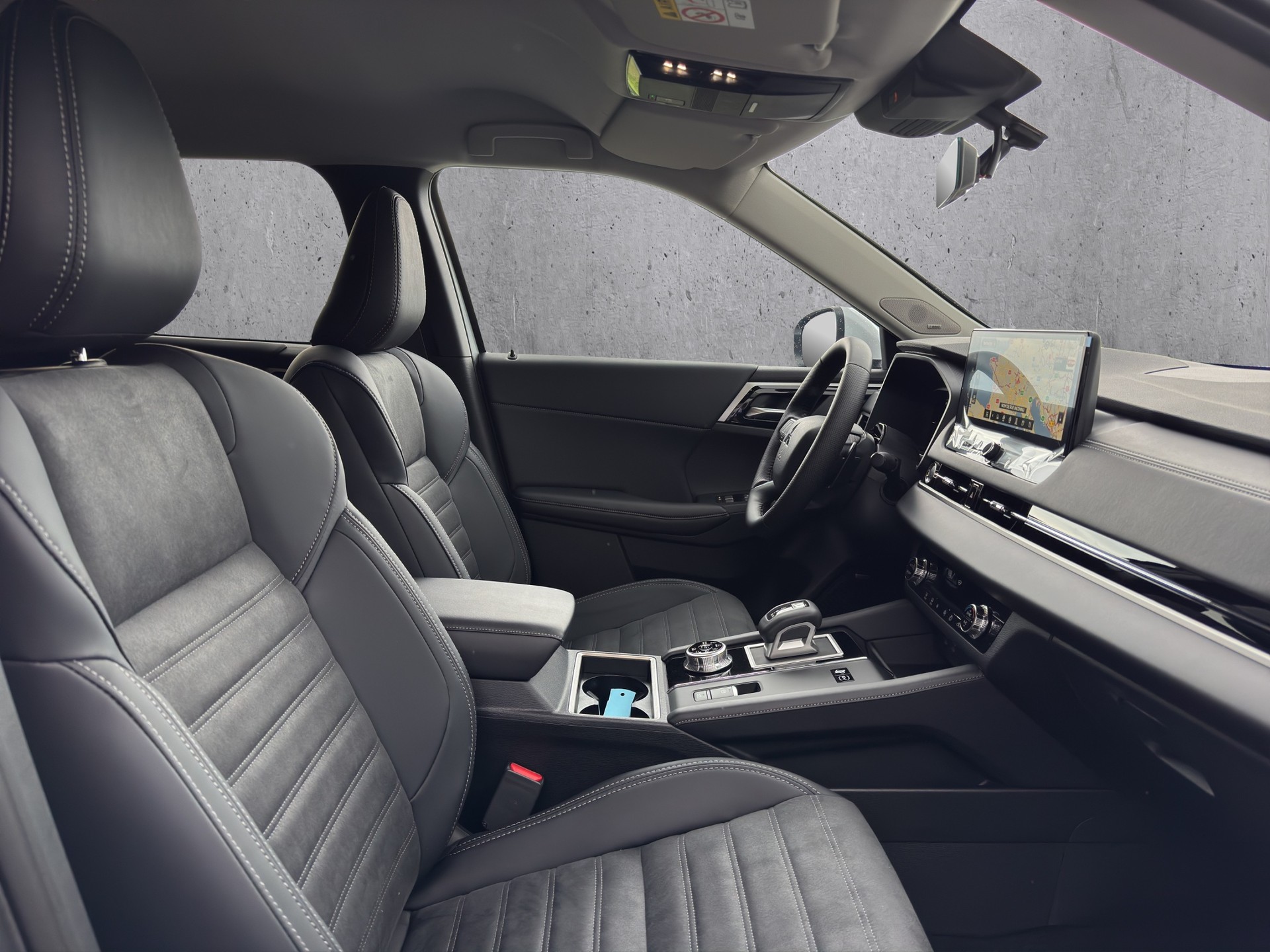 MITSUBISHI OUTLANDER 2.4 PHEV Intense 4x4-image-10