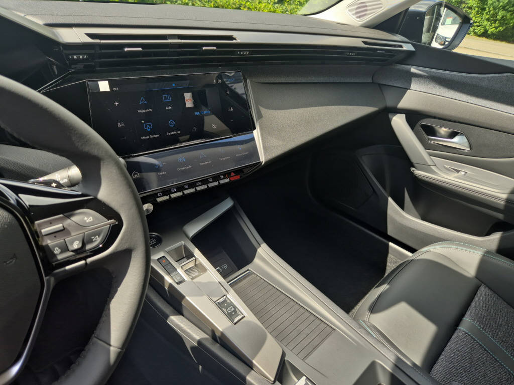 PEUGEOT 308 SW 1.2 Hybrid Allure-image-9