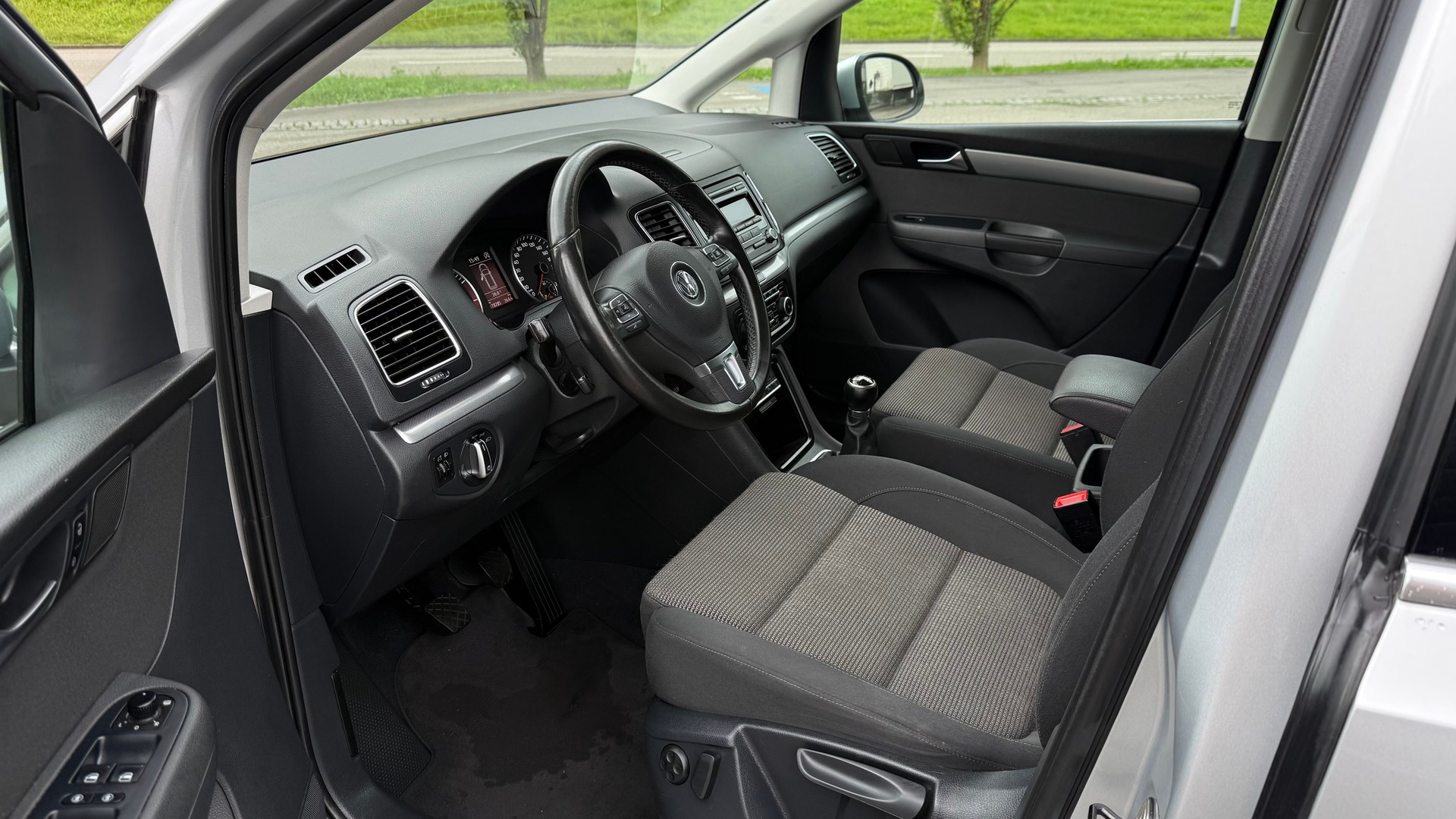 VW Sharan 1.4 TSI BMT Startline Comfortline-image-11