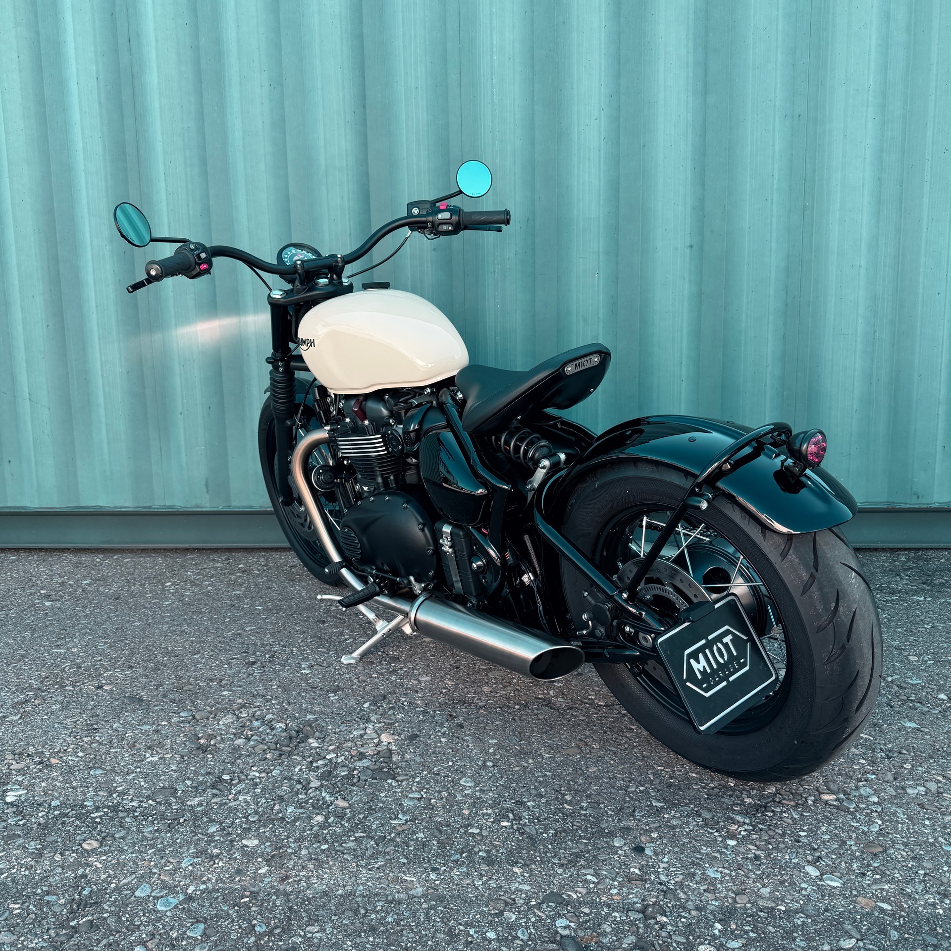 TRIUMPH Bonneville 1200 Bobber ABS