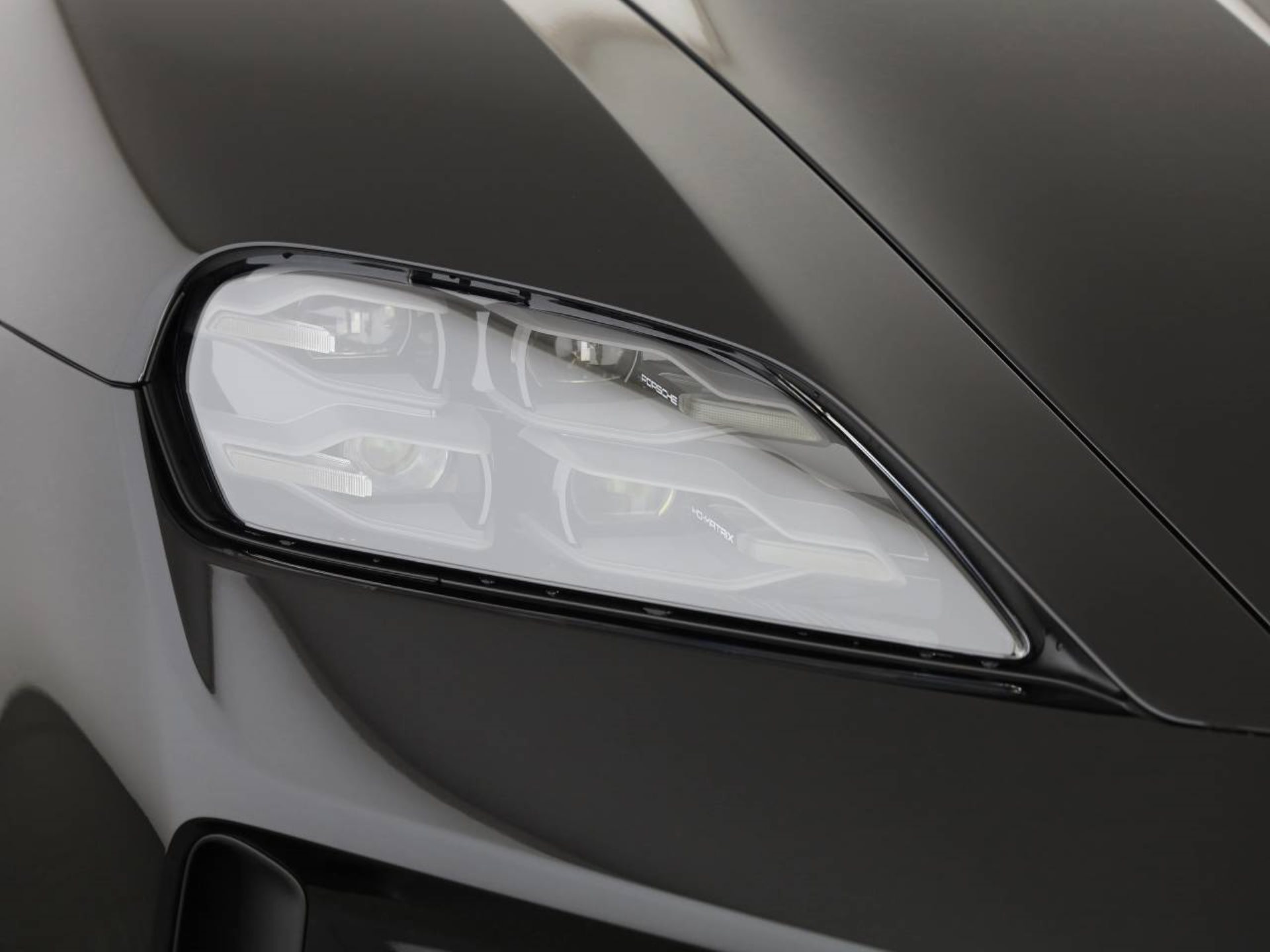 PORSCHE Taycan GTS Sport Turismo-image-19