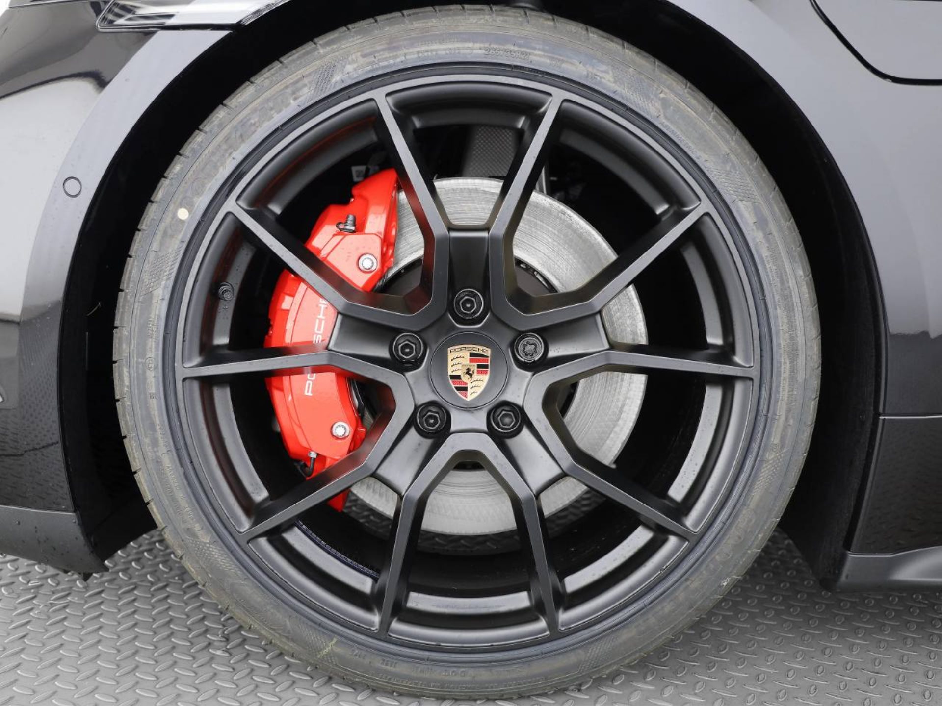 PORSCHE Taycan GTS Sport Turismo-image-7