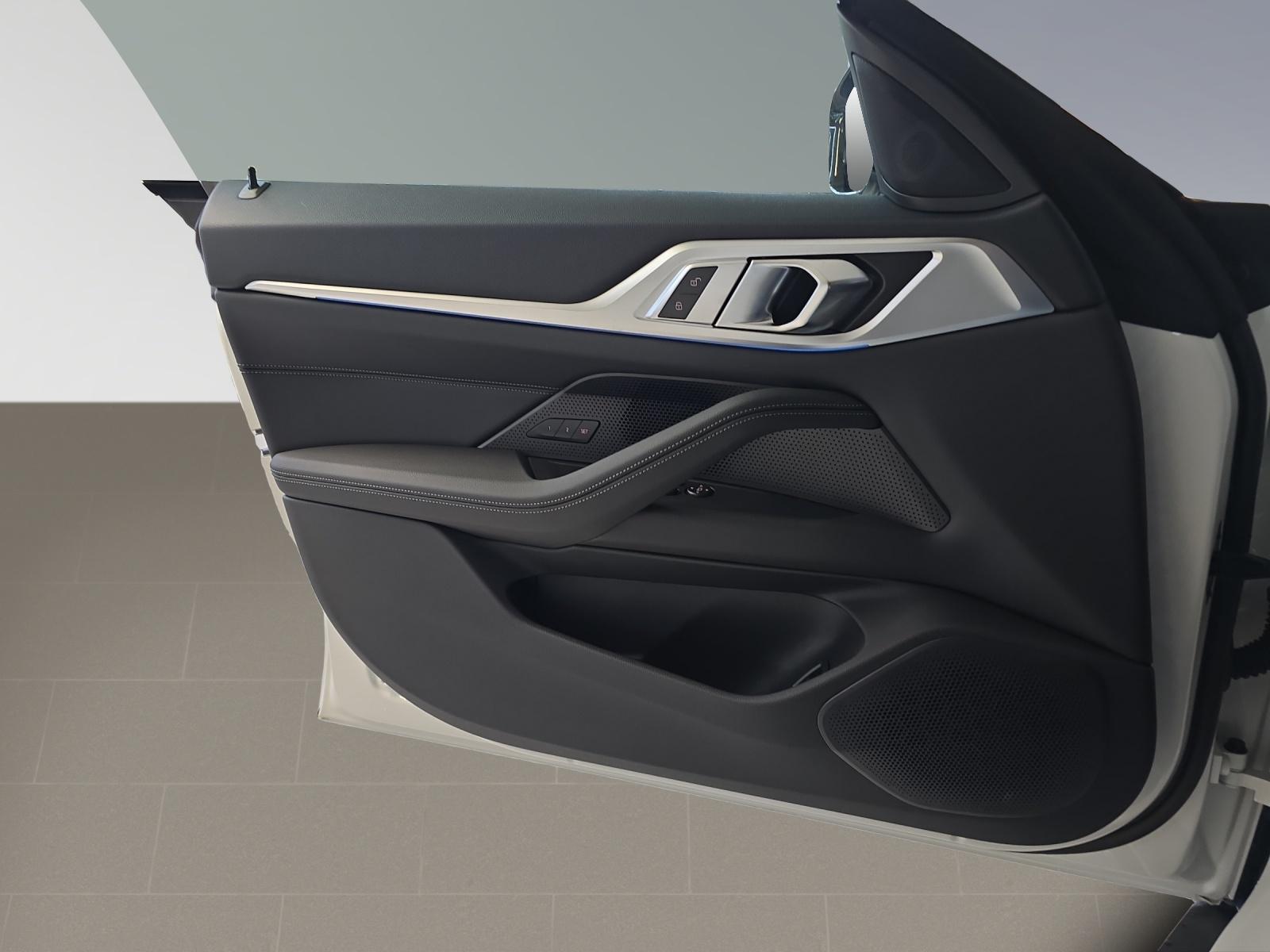 BMW i4 eDrive 35-image-16