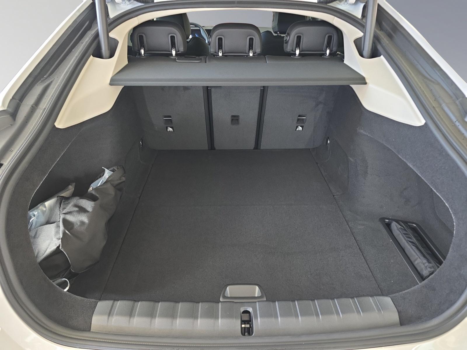BMW i4 eDrive 35-image-17