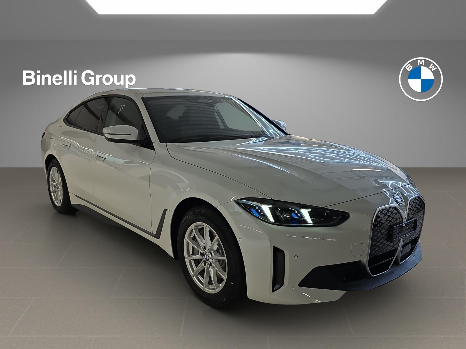 BMW i4 eDrive 35-showroom-element-2