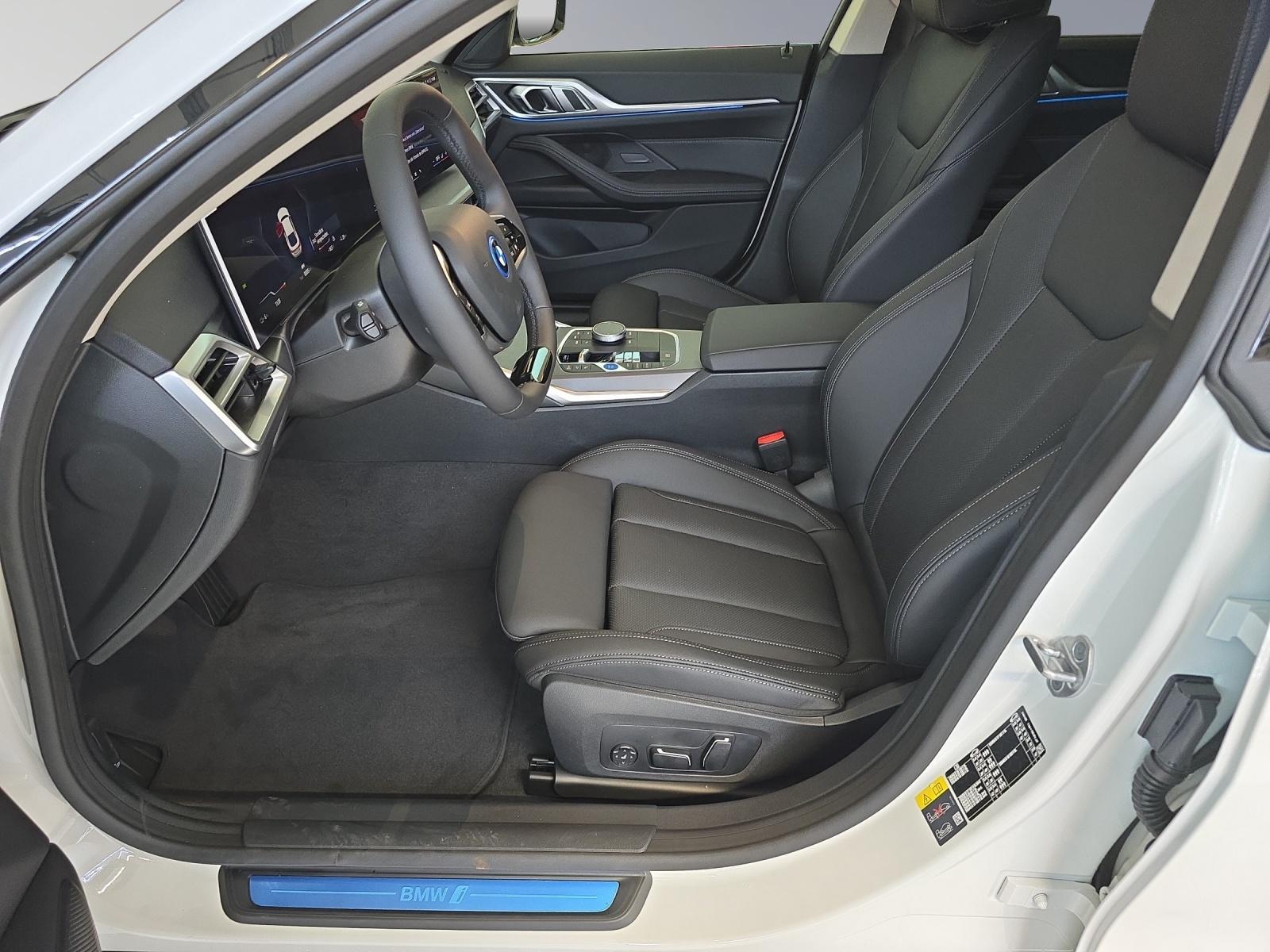 BMW i4 eDrive 35-image-11