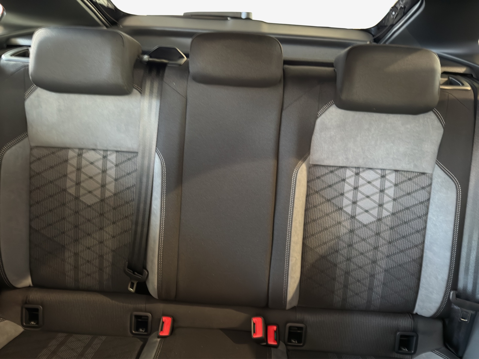 VW Taigo 1.0 TSI R-Line DSG-image-11