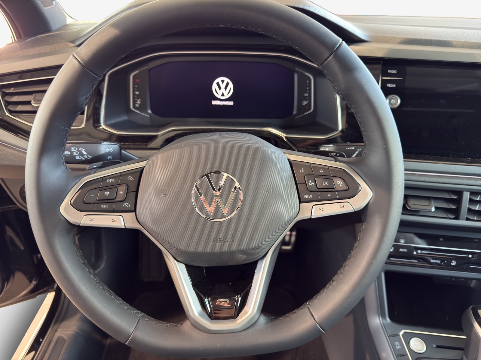VW Taigo 1.0 TSI R-Line DSG-image-8