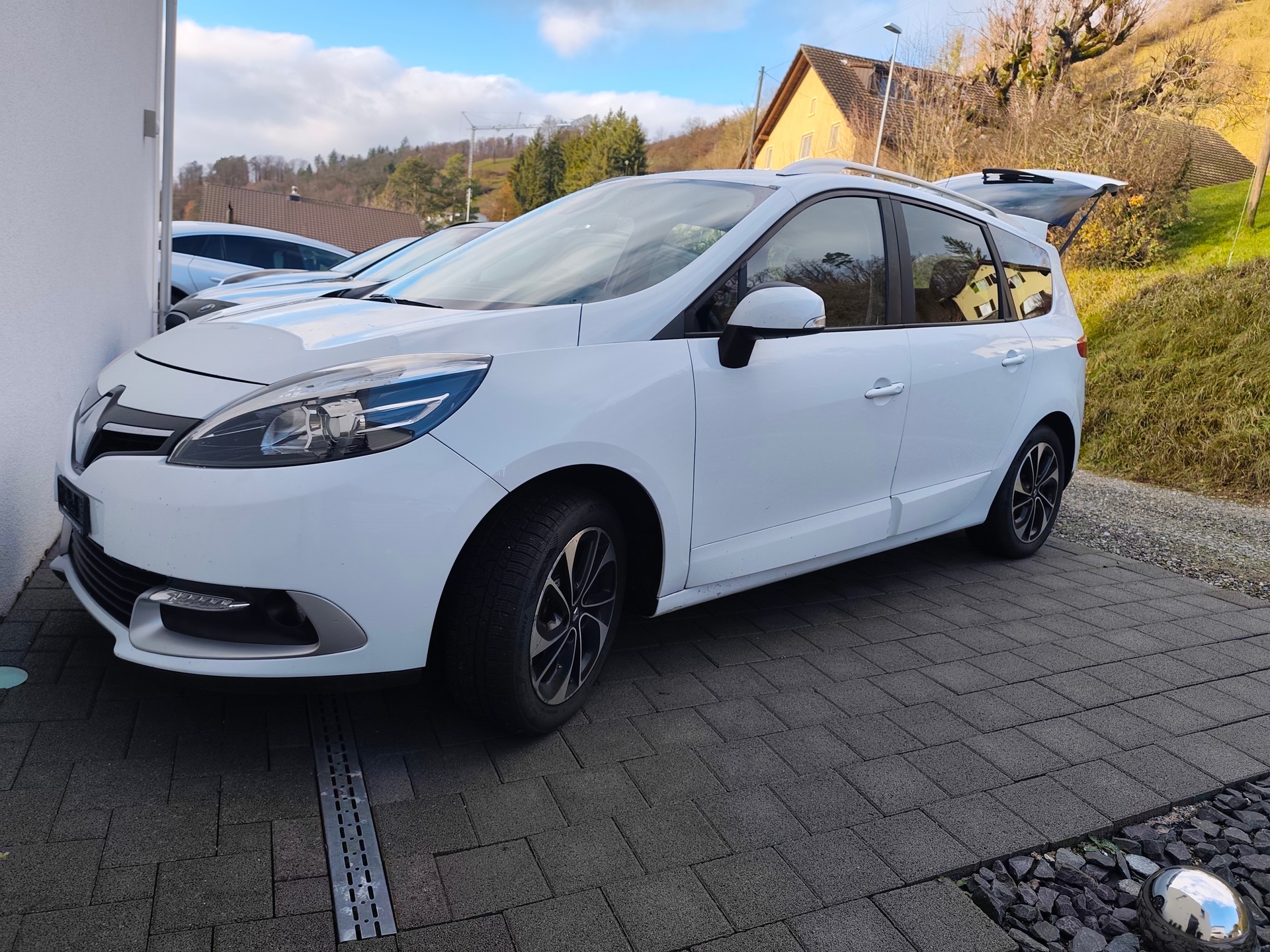 RENAULT Grand Scénic 1.2 16V Turbo Energy-image-1