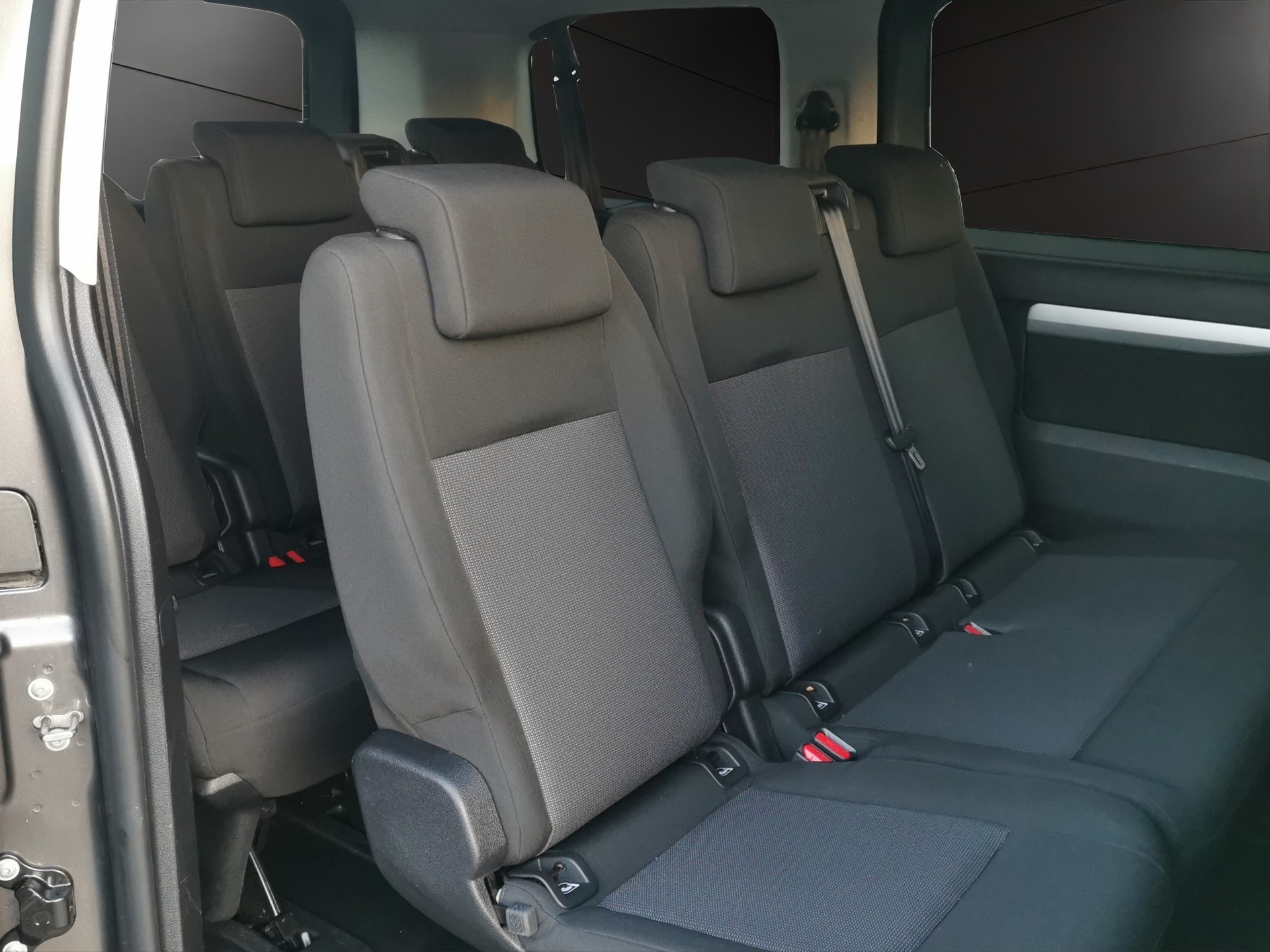 PEUGEOT Traveller 2.0 BlueHDi Business Standard EAT8-image-10