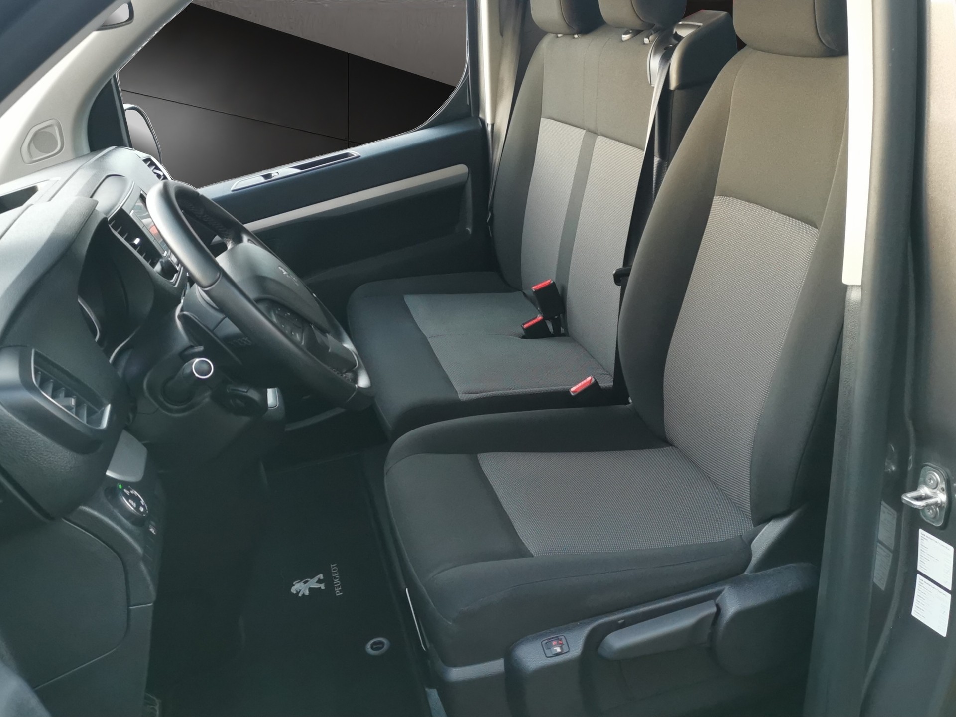 PEUGEOT Traveller 2.0 BlueHDi Business Standard EAT8-image-7
