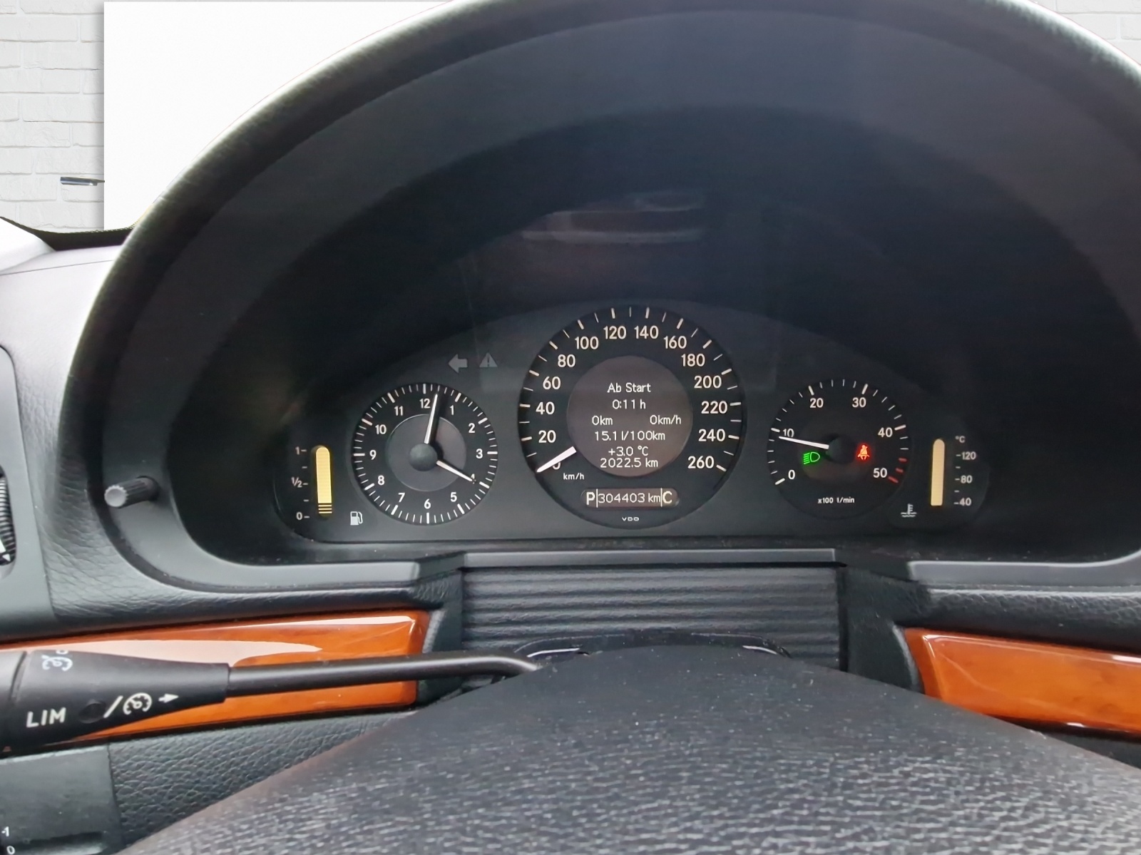 MERCEDES-BENZ E 220 CDI T-image-9