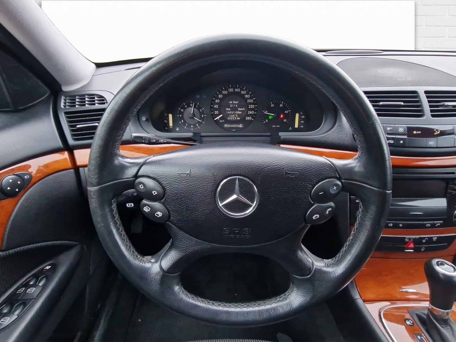 MERCEDES-BENZ E 220 CDI T-image-8