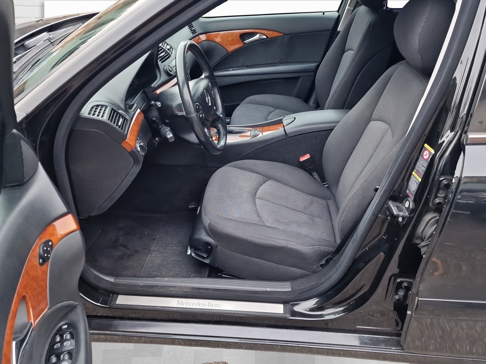 MERCEDES-BENZ E 220 CDI T-image-4