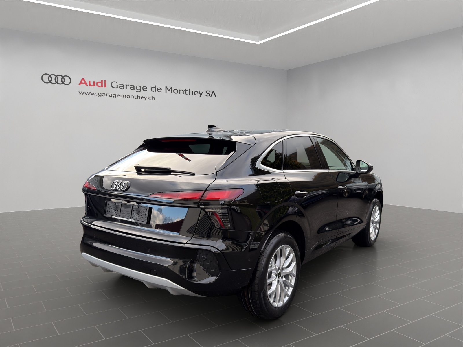 AUDI Q3 Sportback 110 kW TFSI S tronic-image-4