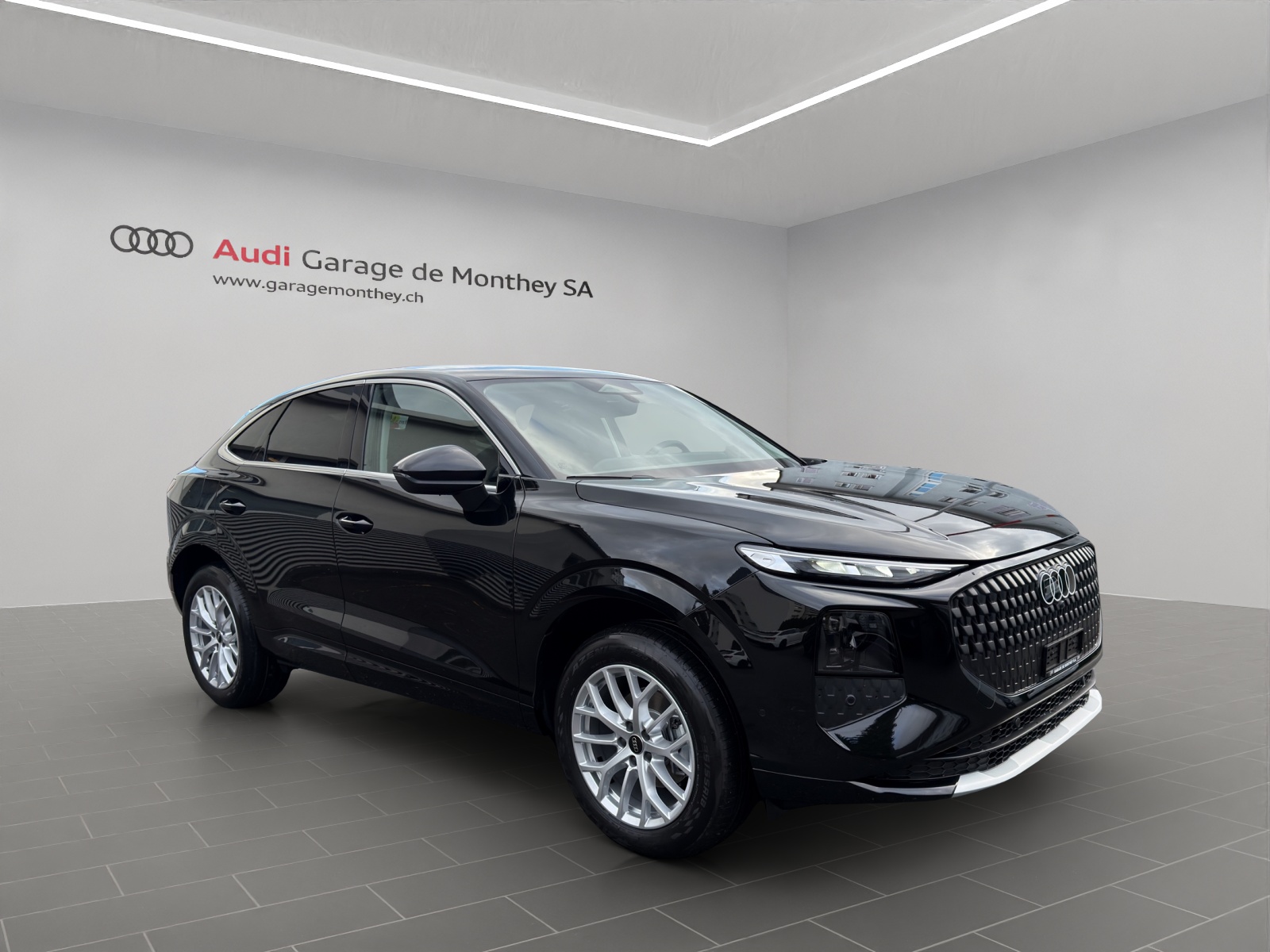 AUDI Q3 Sportback 110 kW TFSI S tronic-image-1