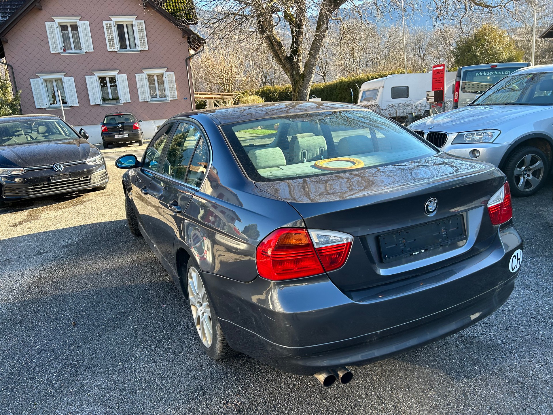 BMW 325xi-image-7