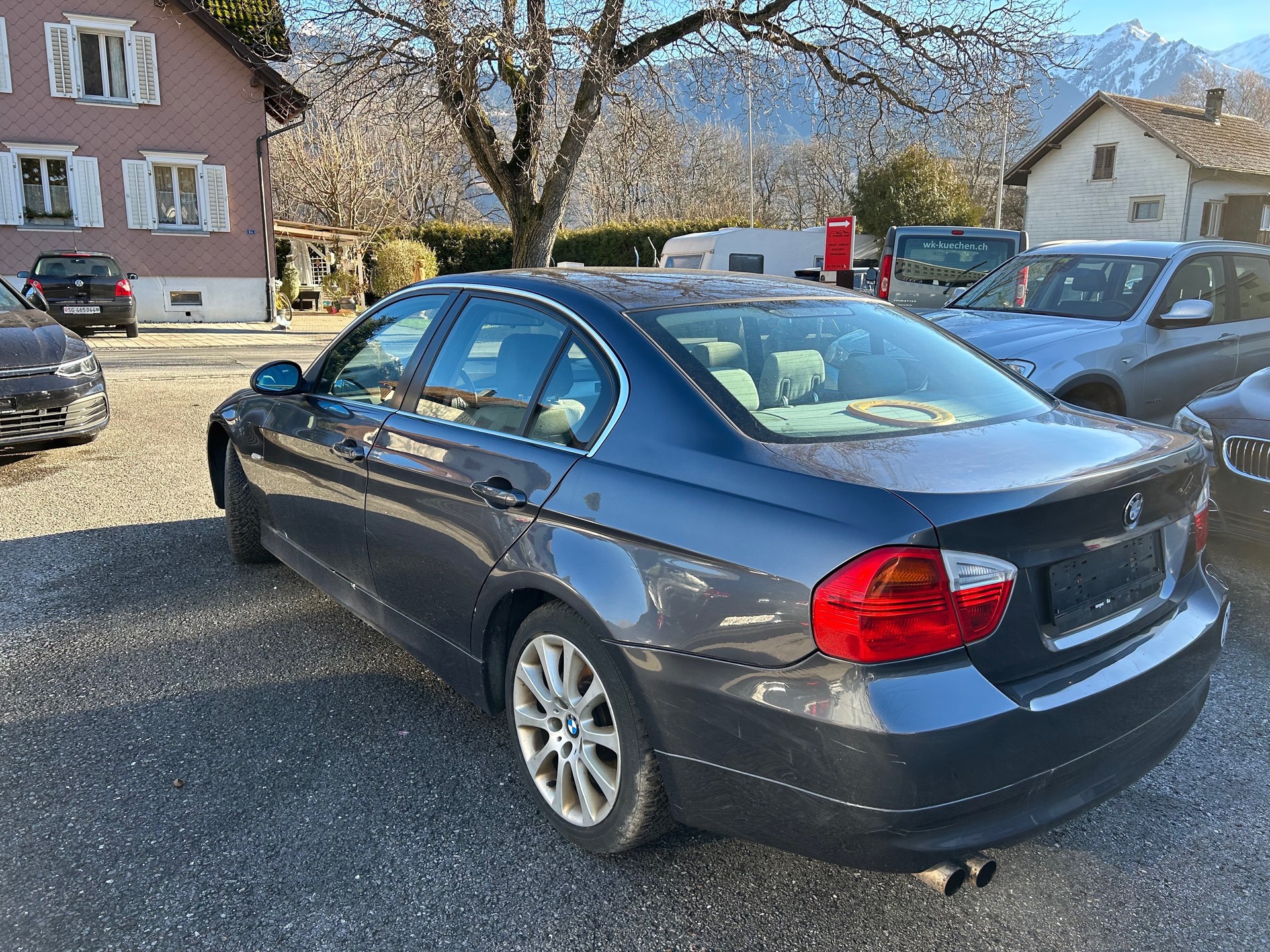 BMW 325xi-image-0