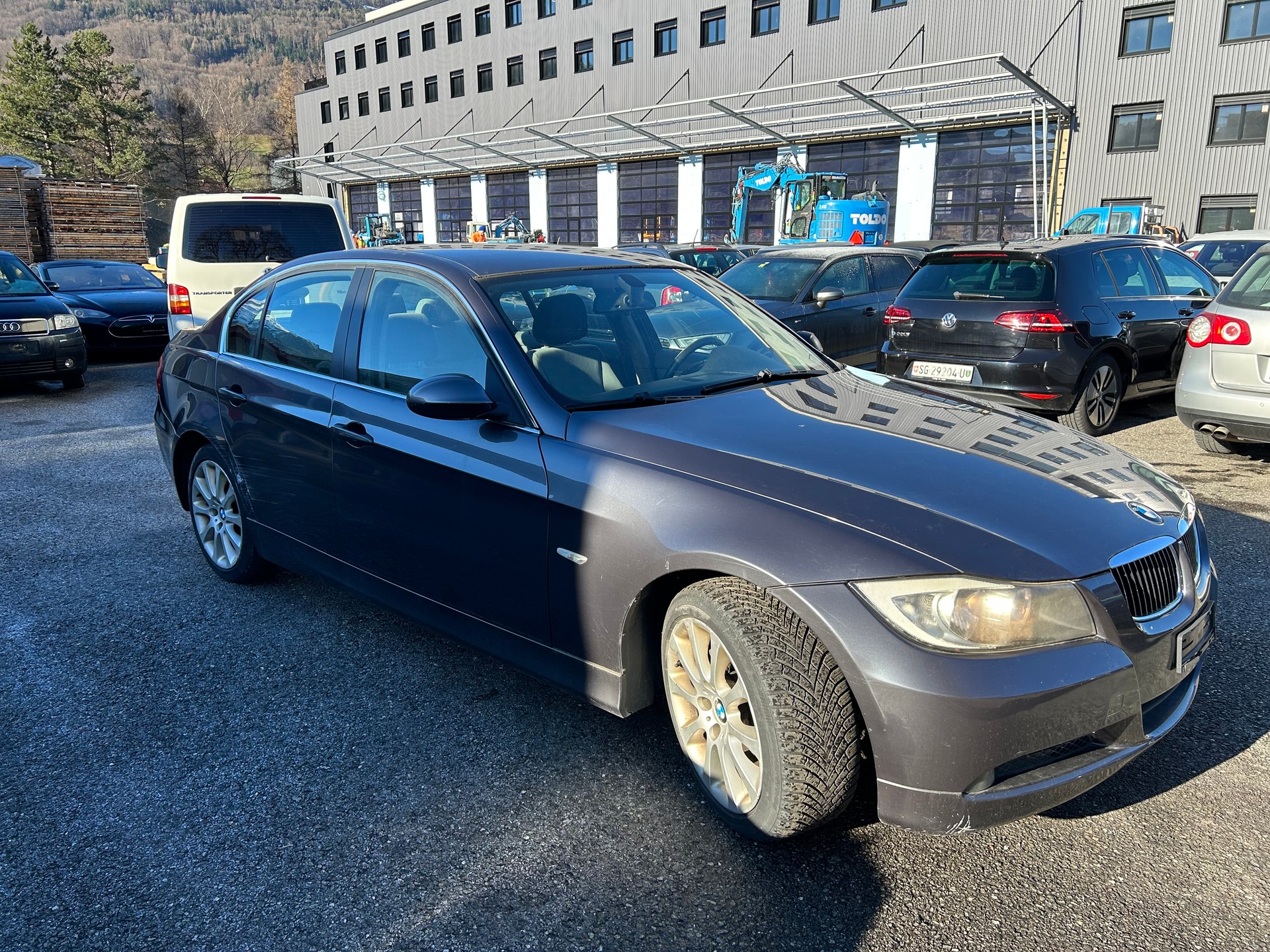 BMW 325xi-image-3