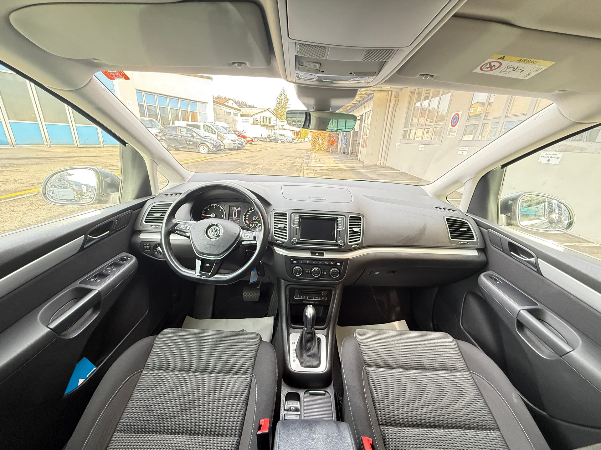 VW Sharan 2.0 TDI BMT Comfortline DSG-image-11