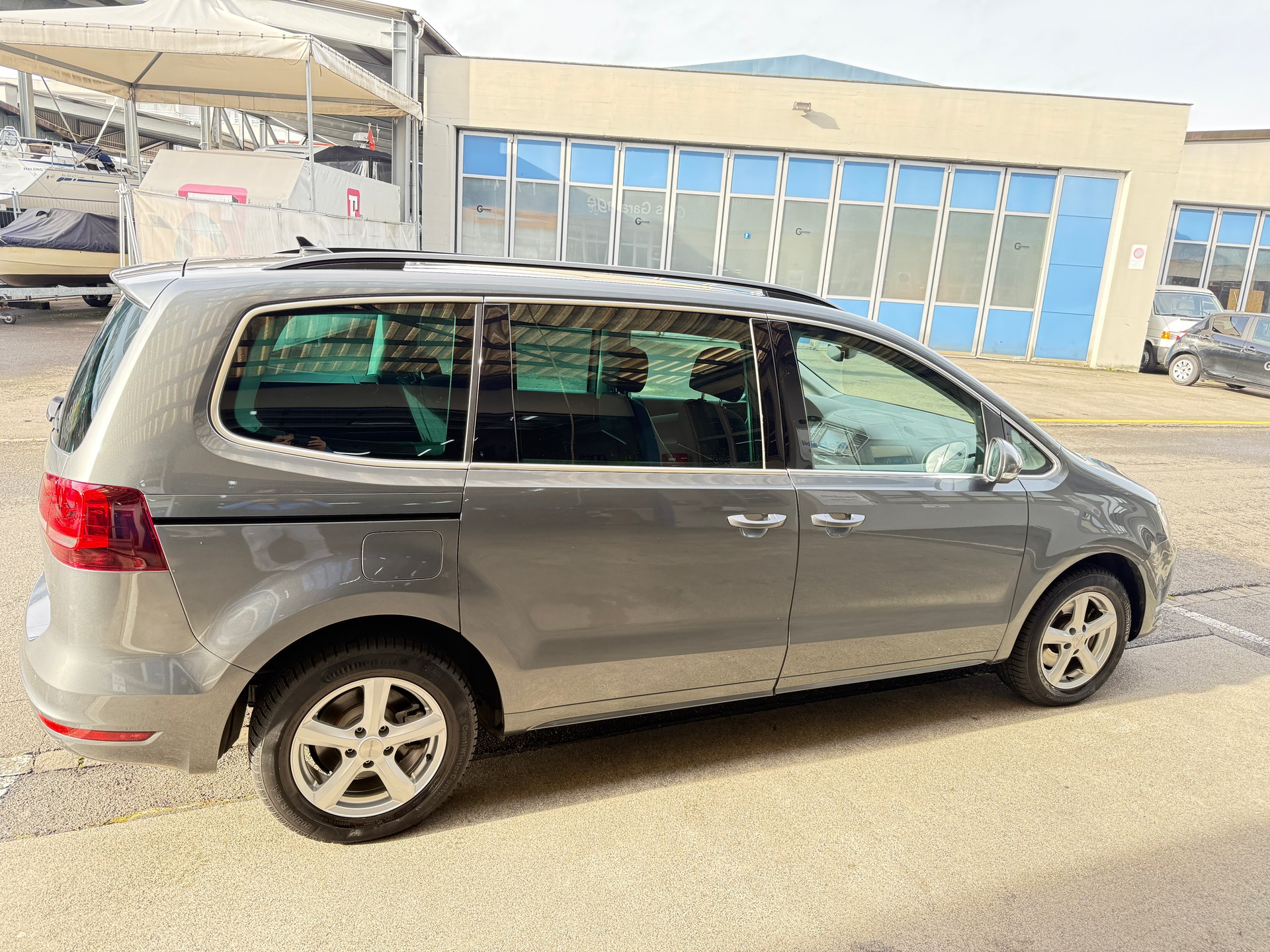 VW Sharan 2.0 TDI BMT Comfortline DSG-image-3