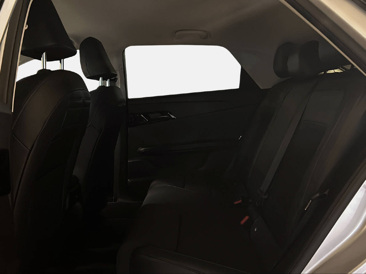 MG 4 64kWh Luxury-image-12