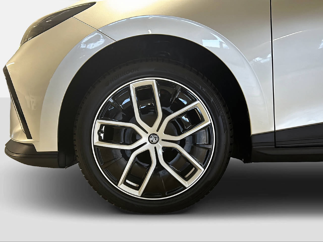 MG 4 64kWh Luxury-image-13