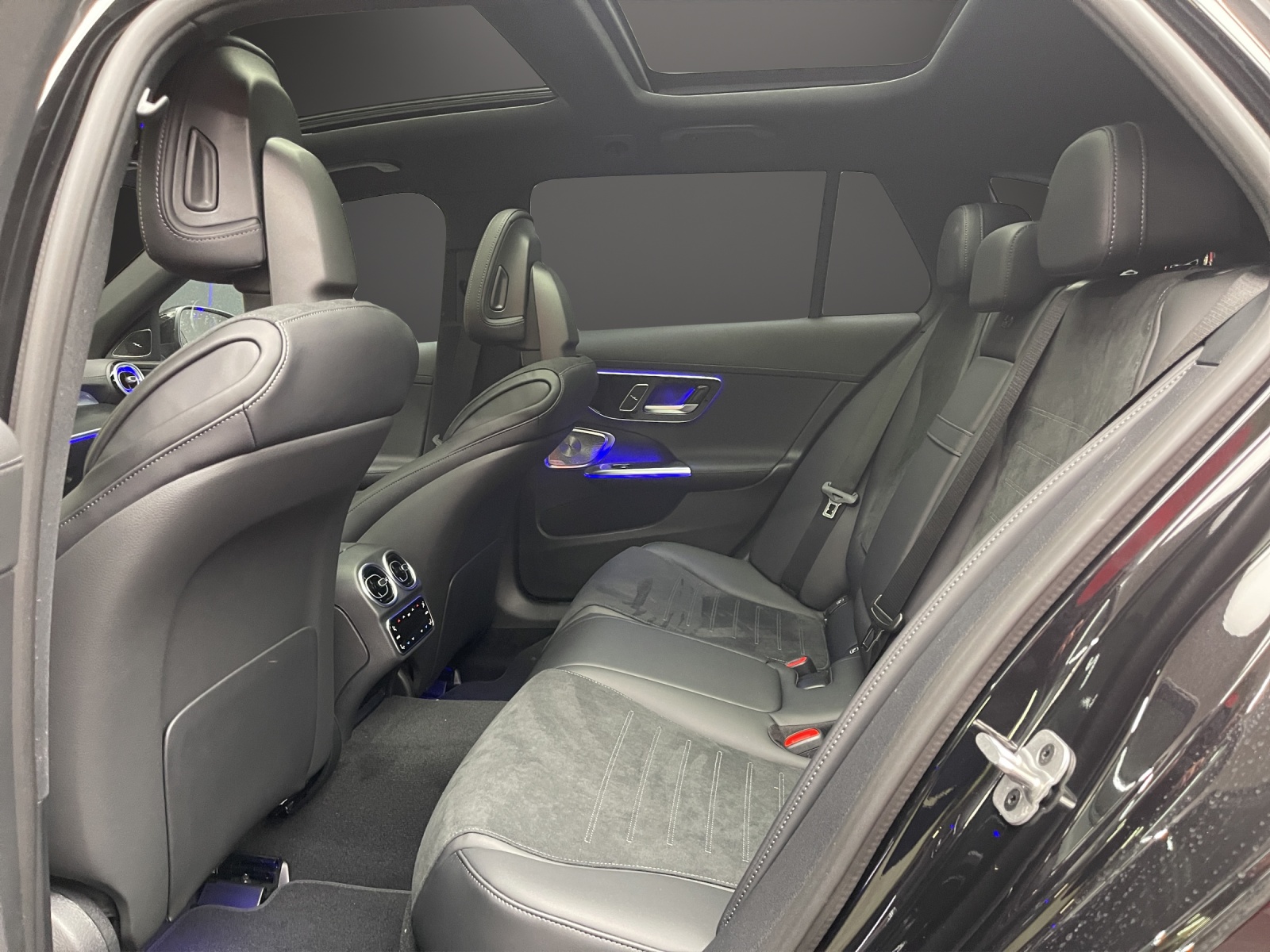 MERCEDES-BENZ C 300 T 4 Matic-image-9