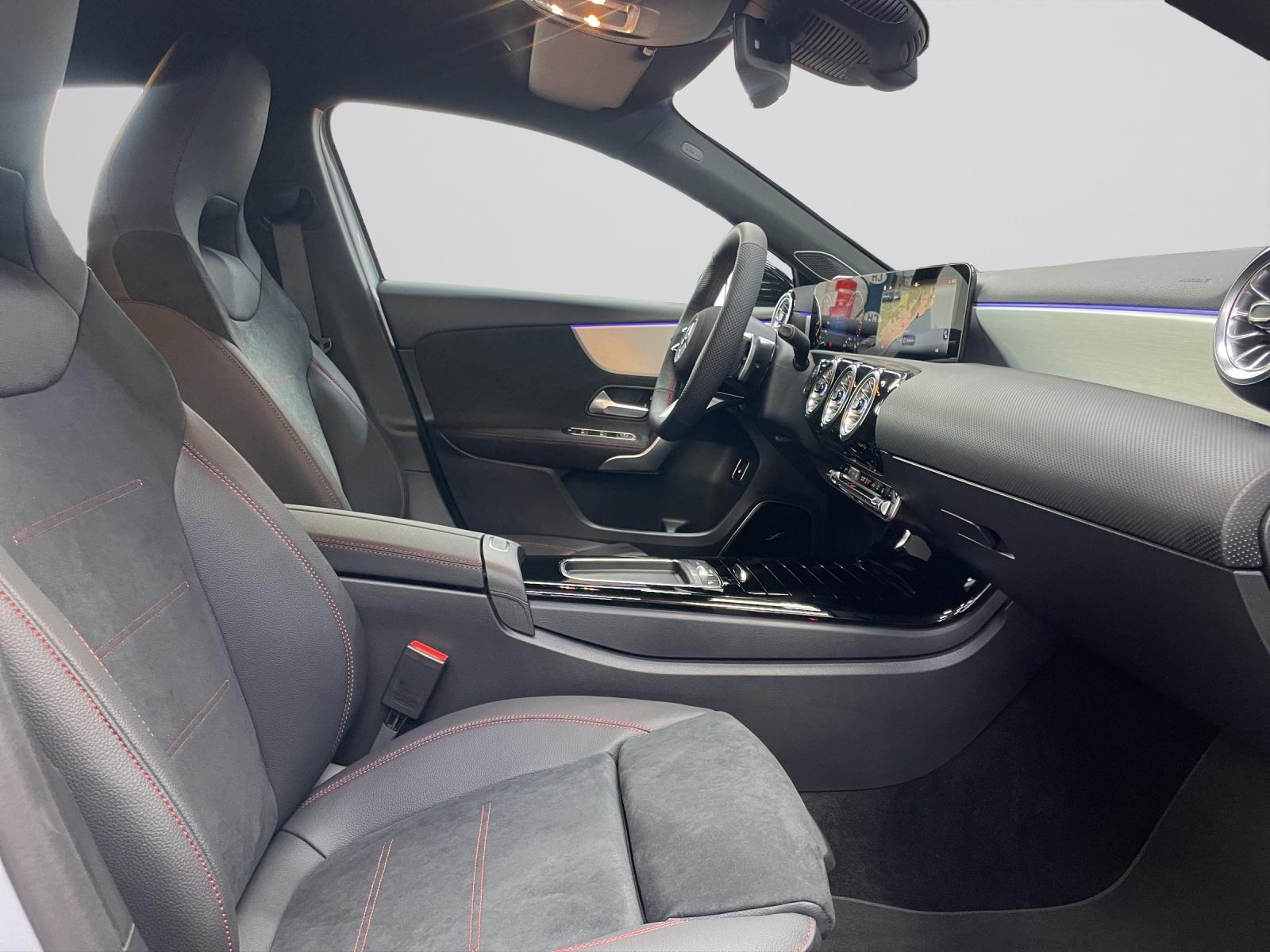MERCEDES-BENZ A 250 e EQ Star AMG Line-image-5