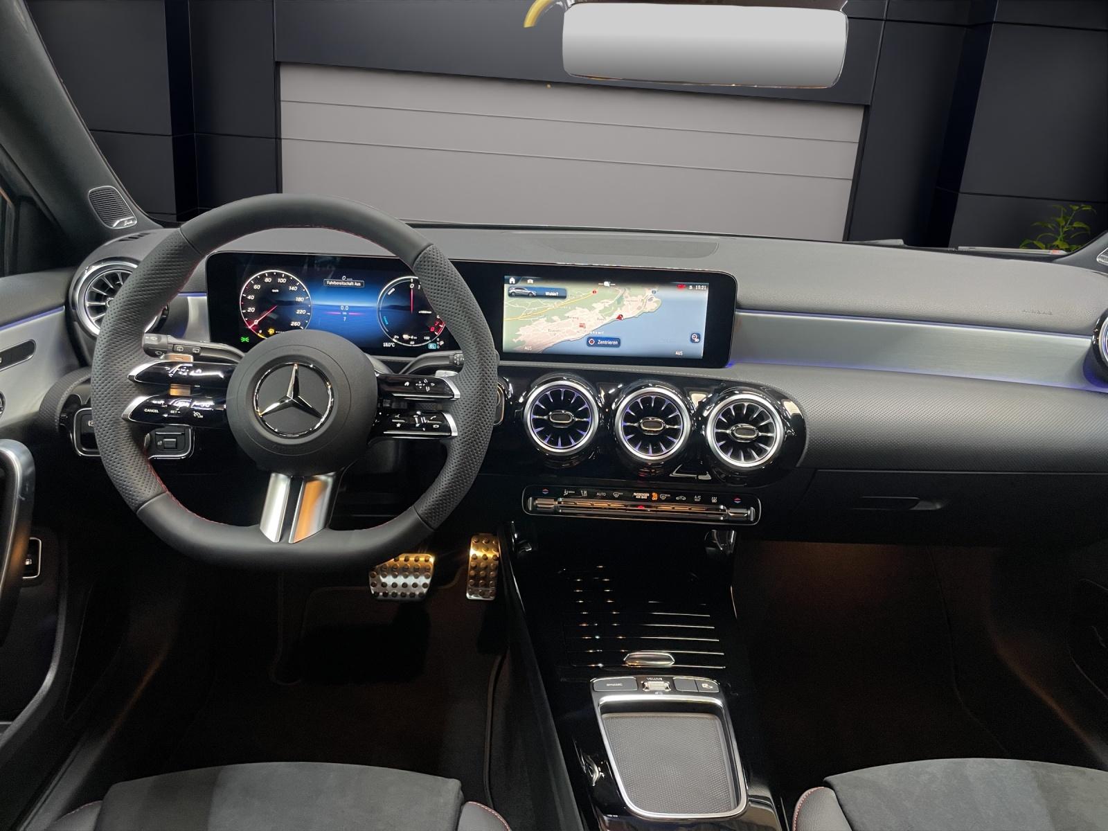 MERCEDES-BENZ A 250 e EQ Star AMG Line-image-4