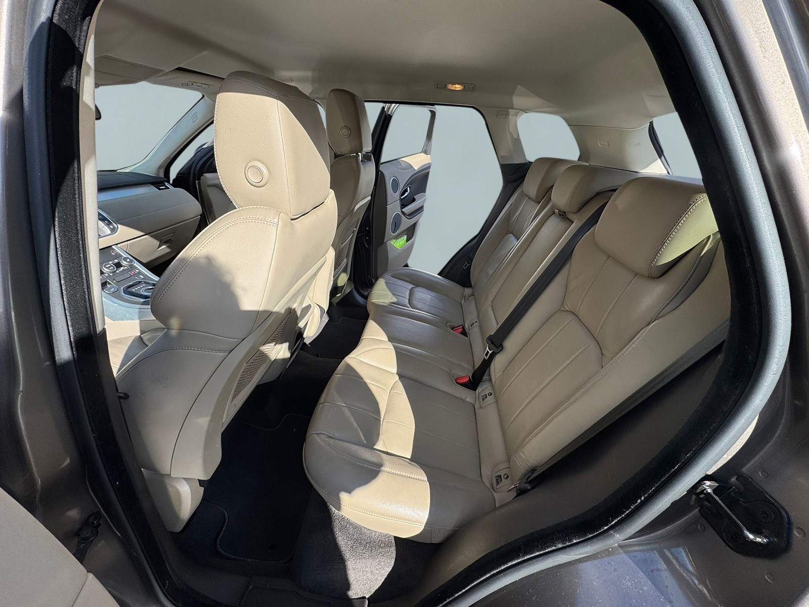 LAND ROVER Range Rover Evoque 2.0 TD4 SE Dynamic-image-9