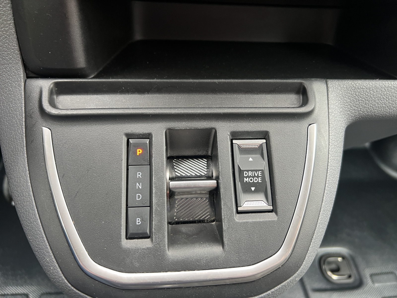 PEUGEOT Expert 50 KWh Premium Standard-image-22