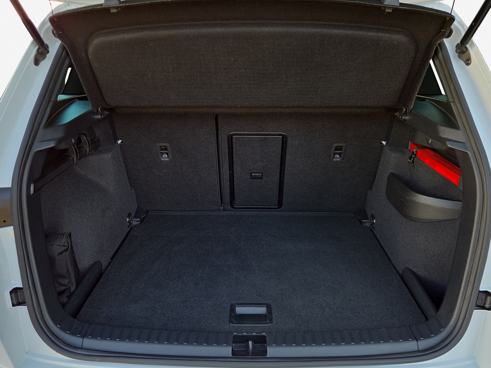 SKODA Karoq 2.0 TSI SportLine 4x4 DSG-image-12