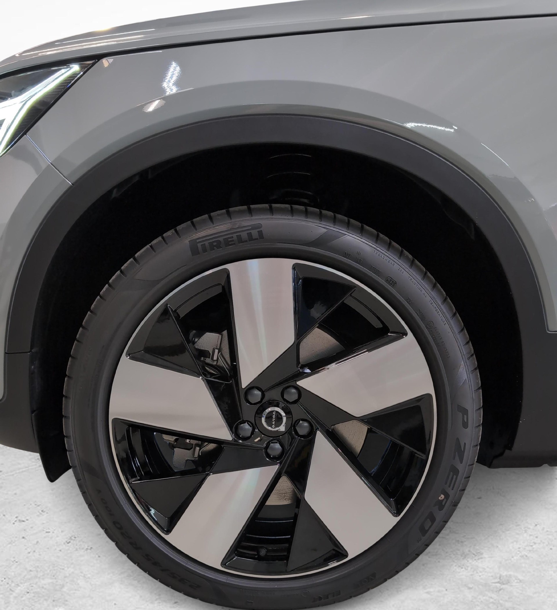 VOLVO EX40 Twin Ultra AWD-image-12
