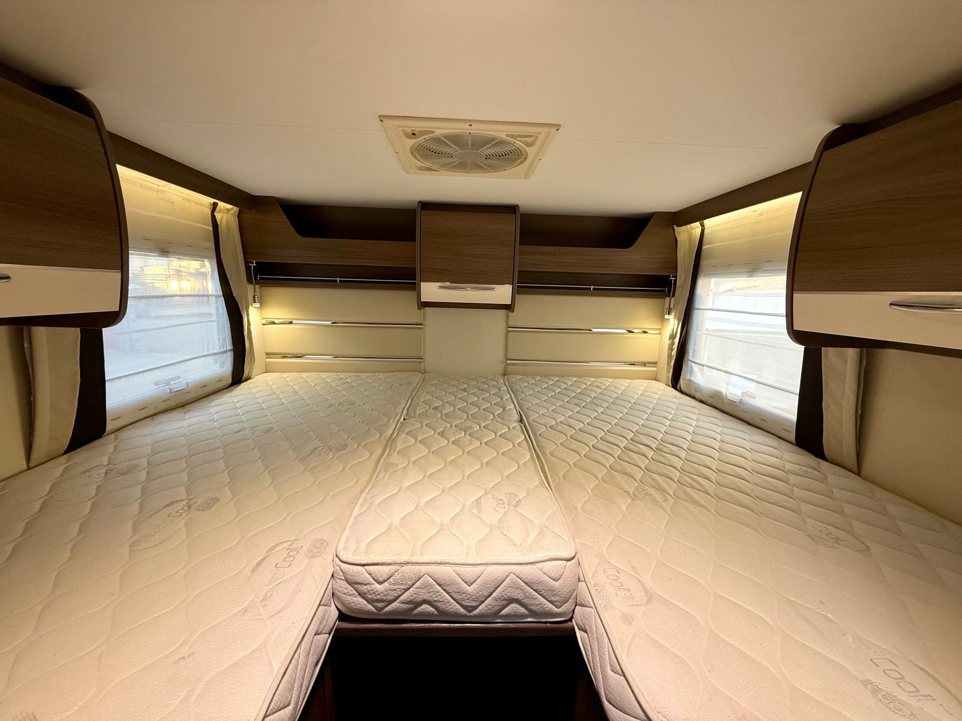 FORD Chausson 717 GA - Längsbetten - Klima-image-8