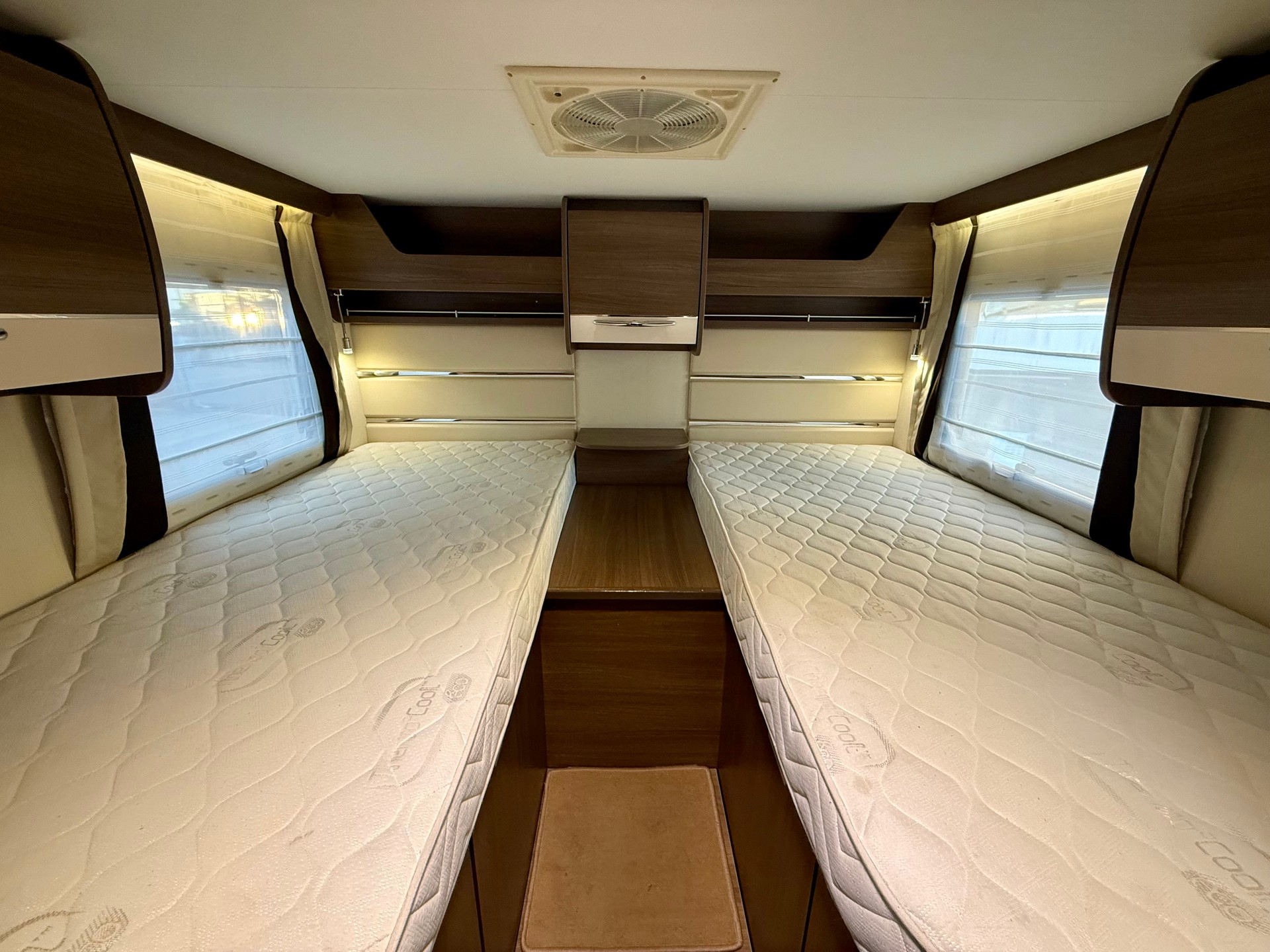 FORD Chausson 717 GA - Längsbetten - Klima-image-9