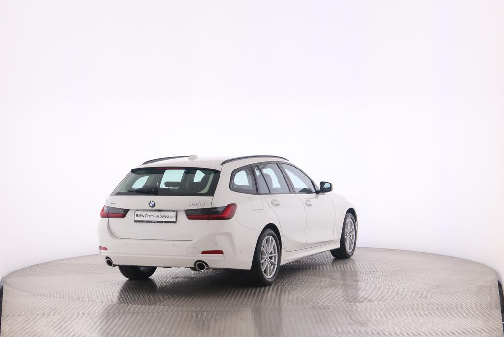 BMW 320d xDrive Touring-image-1