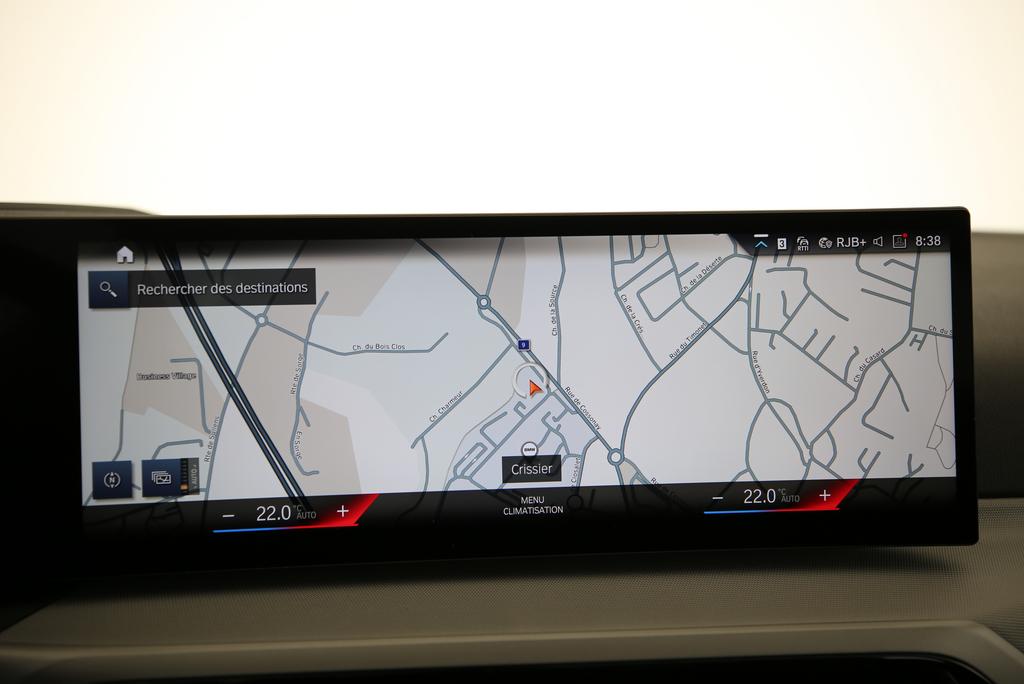 BMW 320d xDrive Touring-image-8