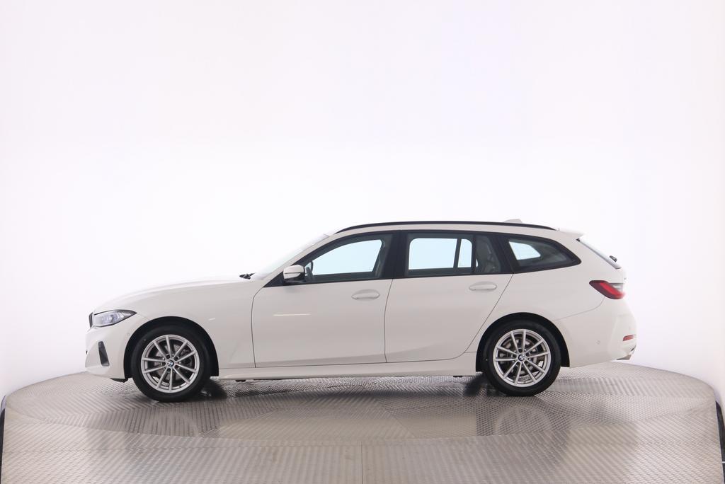 BMW 320d xDrive Touring-image-3