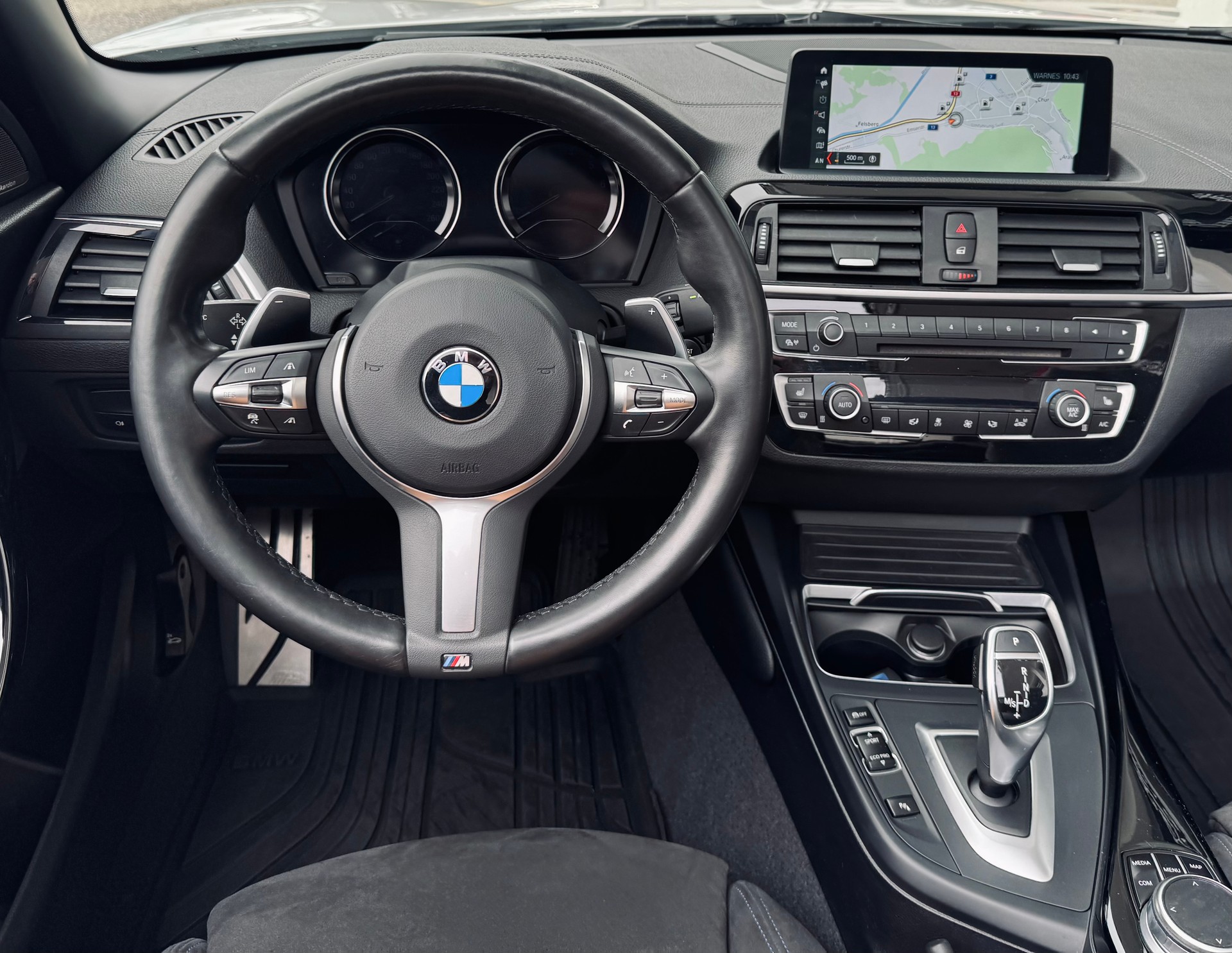 BMW M240i xDrive Steptronic-image-13